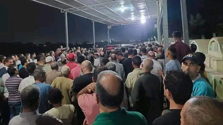 الحزن يخيم على الوسط الفني في مصر... والعوضي يرافق ياسمين عبدالعزيز في جنازة المنتجين الثلاثة